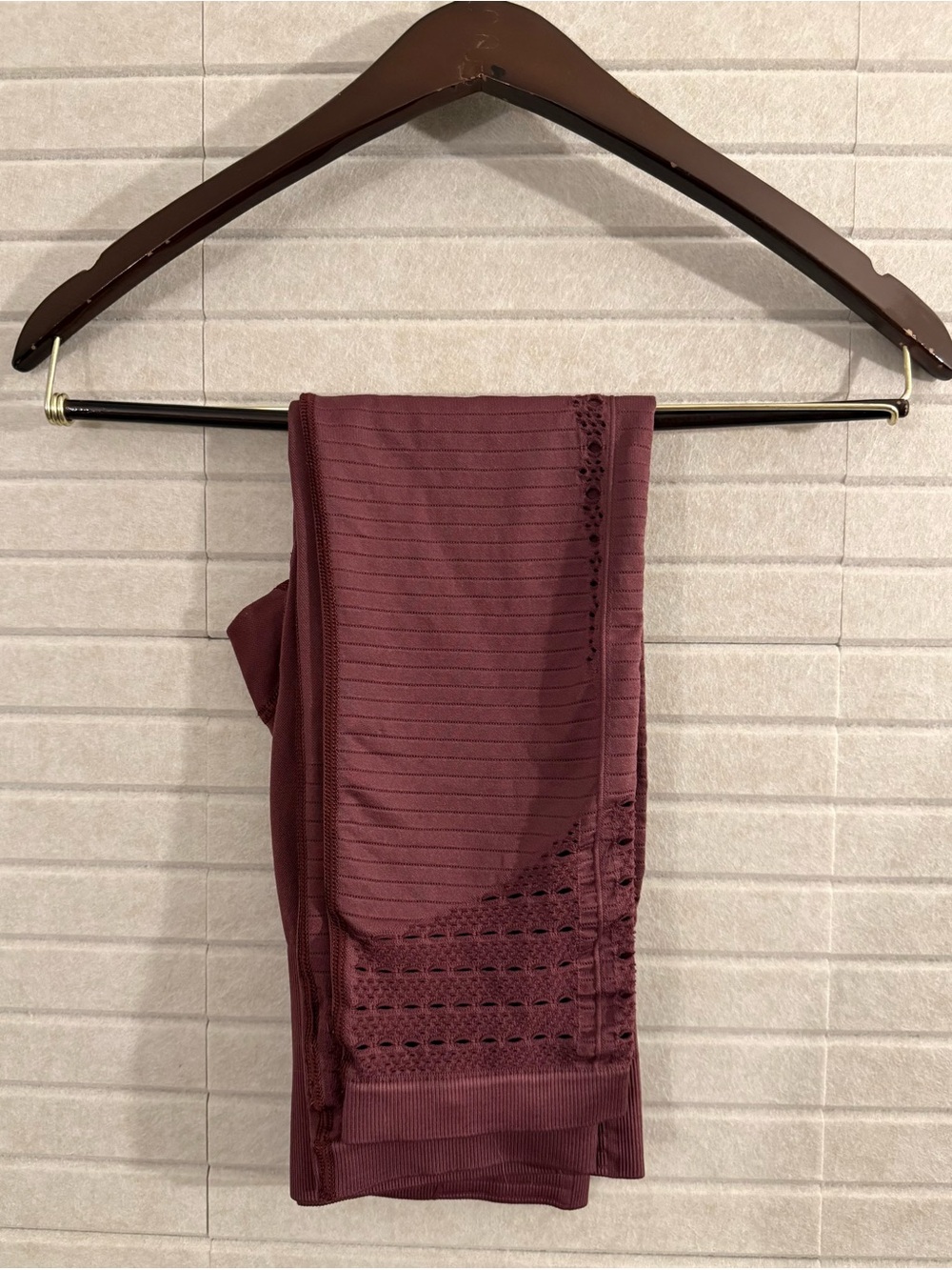 Gymshark Energy Seamless Cropped Leggings Burgundy